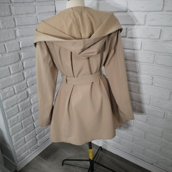 NWT Novelti Ladies Size XL Lt Tan Belted Wind & Water Repellant Hooded Coat - Picture 2 of 15